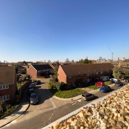 Bright, Spacious, Modern Interior Decor 2 Bedrooms Apartment With Amazing Views Londra Dış mekan fotoğraf