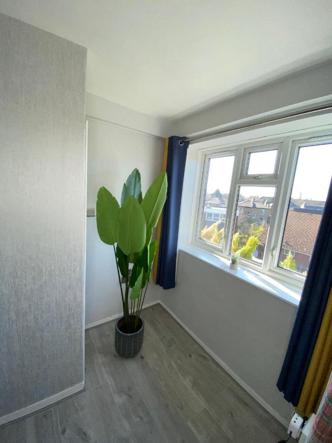 Bright, Spacious, Modern Interior Decor 2 Bedrooms Apartment With Amazing Views Londra Dış mekan fotoğraf