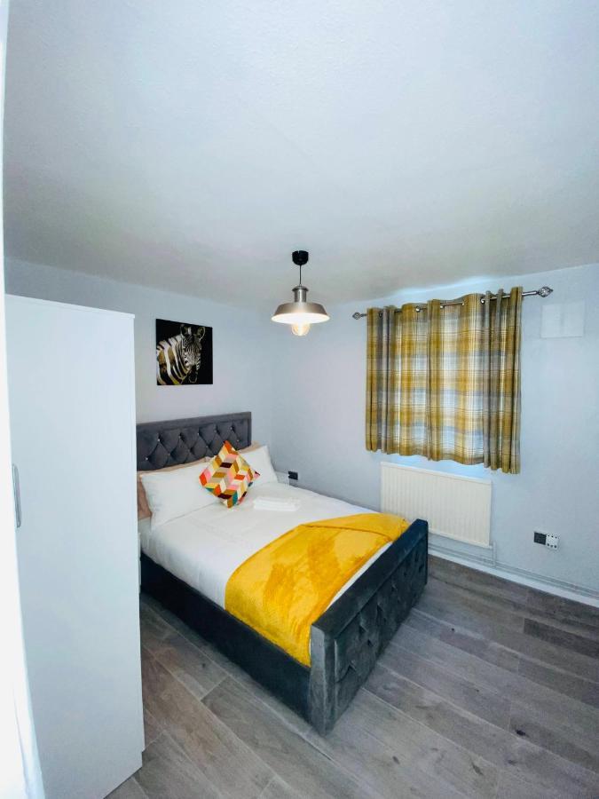 Bright, Spacious, Modern Interior Decor 2 Bedrooms Apartment With Amazing Views Londra Dış mekan fotoğraf