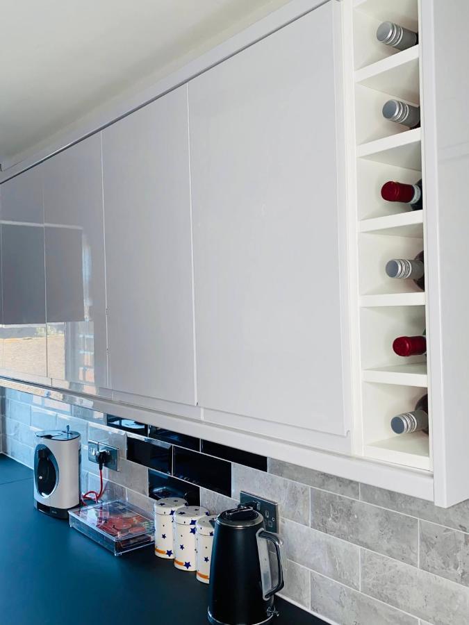 Bright, Spacious, Modern Interior Decor 2 Bedrooms Apartment With Amazing Views Londra Dış mekan fotoğraf