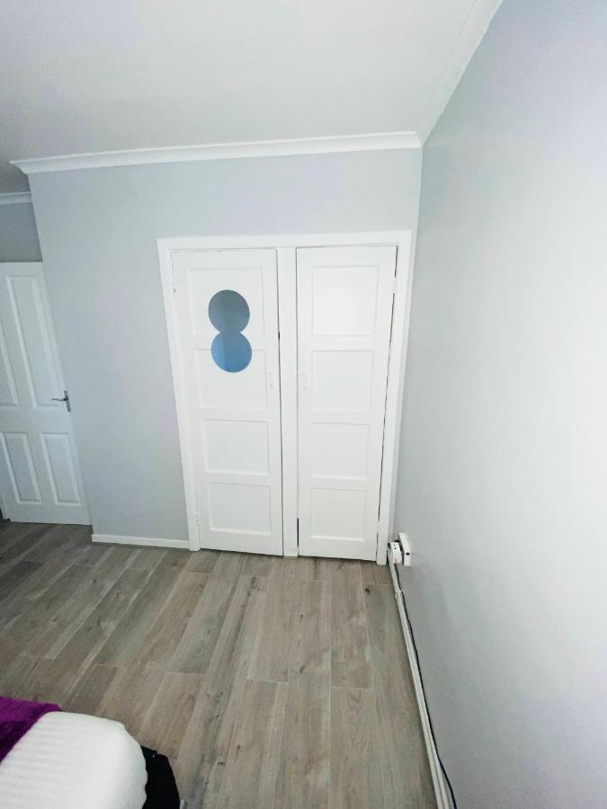 Bright, Spacious, Modern Interior Decor 2 Bedrooms Apartment With Amazing Views Londra Dış mekan fotoğraf