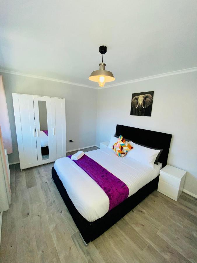 Bright, Spacious, Modern Interior Decor 2 Bedrooms Apartment With Amazing Views Londra Dış mekan fotoğraf