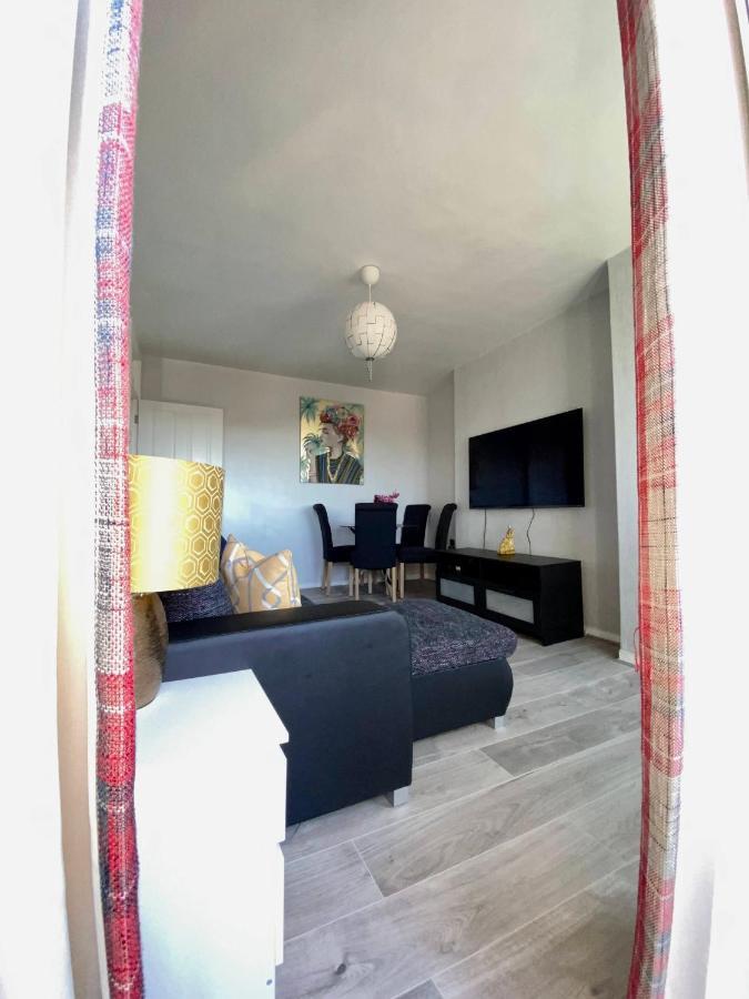 Bright, Spacious, Modern Interior Decor 2 Bedrooms Apartment With Amazing Views Londra Dış mekan fotoğraf