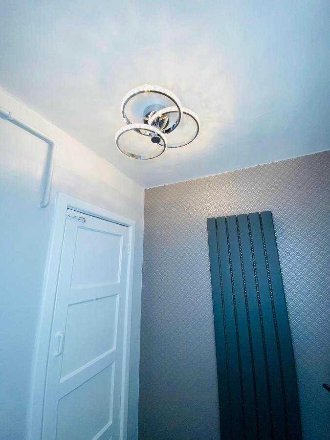 Bright, Spacious, Modern Interior Decor 2 Bedrooms Apartment With Amazing Views Londra Dış mekan fotoğraf